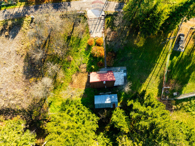 Działka budowlana z domem letniskowym