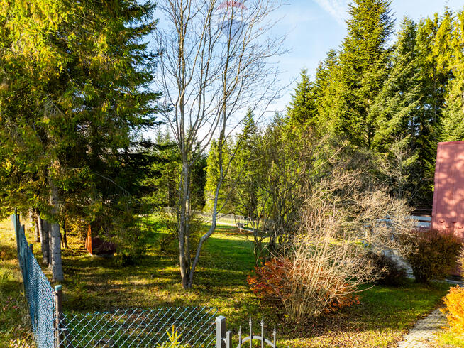 Działka budowlana z domem letniskowym