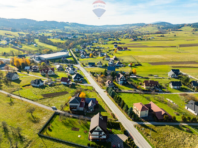 Działka budowlana z domem i budynkami gospodarczym