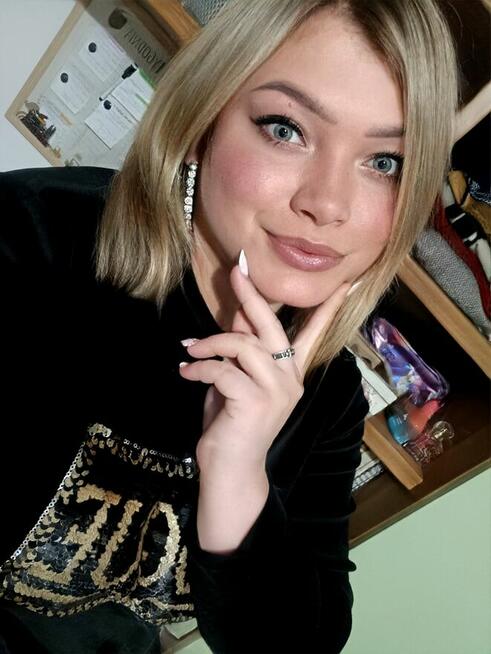 Kobieta, lat 28 szuka pracy