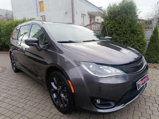 Pielęgnacja aut, polerowanie reflektorów