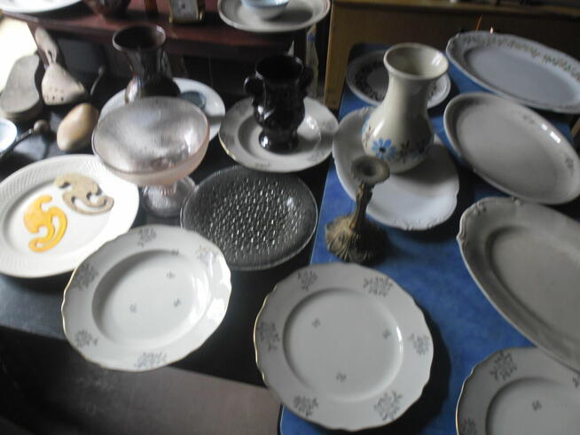 stare szklanki i karafki