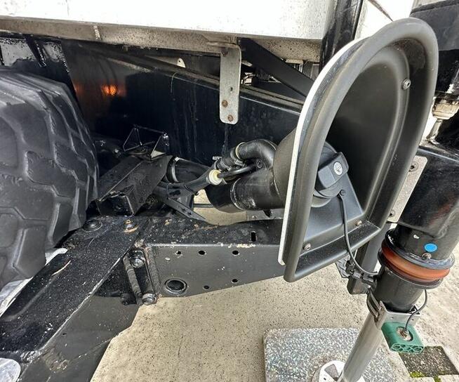 SAMOCHÓD SPECJALNY-PODNOŚNIK KOSZOWY LAND ROVER DEFENDER