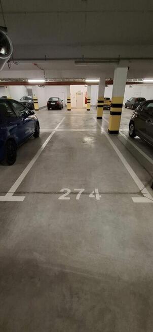 Miejsce postojowe w garażu podziemnym.Bajana 24,bulwar ikara