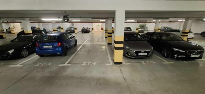 Miejsce postojowe w garażu podziemnym.Bajana 24,bulwar ikara