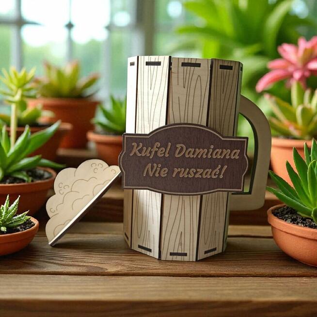 Drewniany Grawerowany Kufel Pudełko