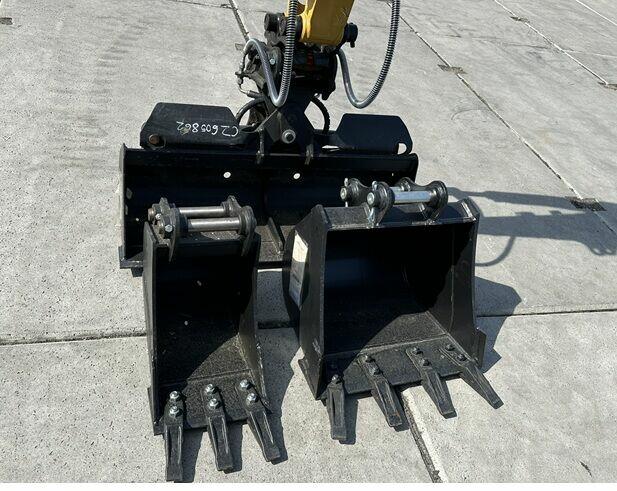 FABRYCZNIE NOWA MINIKOPARKA CATERPILLAR 302 CR