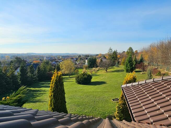 Komfortowy dom na wzgórzu z dużą działką!