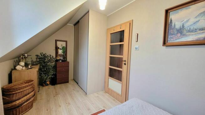 2-poziomowe z ogródkiem i miejscem postojowym w szeregówce