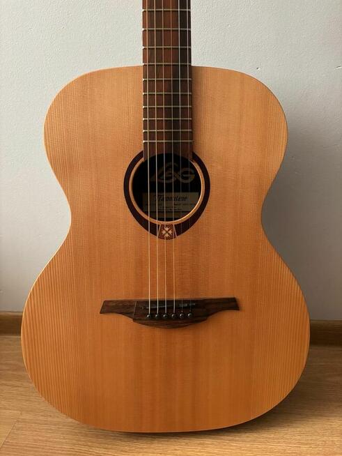 Sprzedam gitarę klasyczną