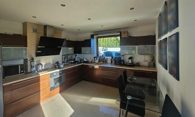 Komfortowy dom na wzgórzu z dużą działką!