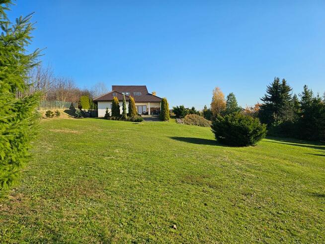 Komfortowy dom na wzgórzu z dużą działką!