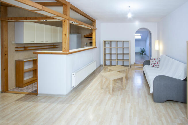 Przytulne mieszkanie typu M-4 blisko Rynku Skoczowa.