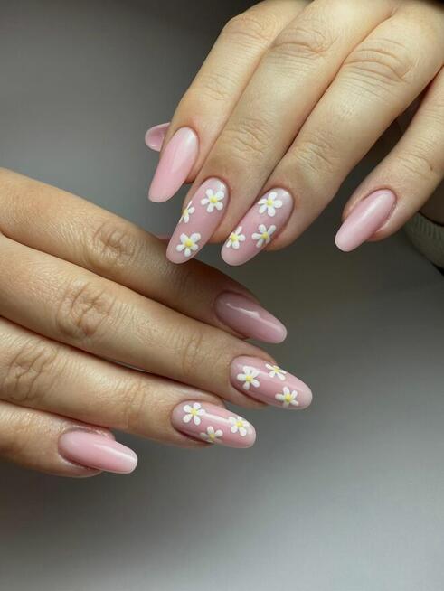 Zatrudnię stylistkę paznokci GDYNIA