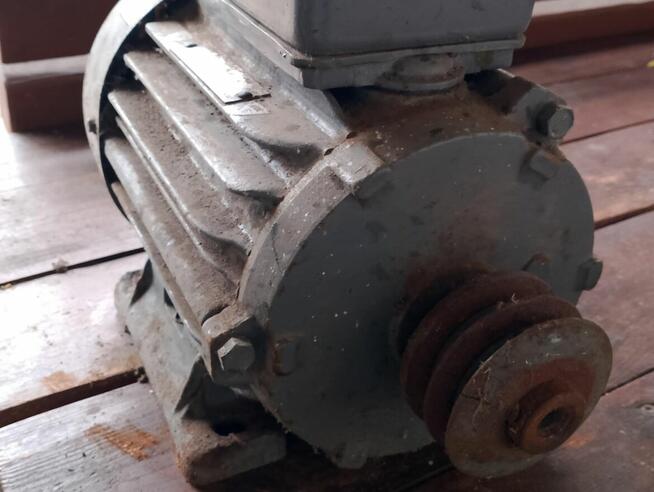 Sprzedam Silnik trójfazowy