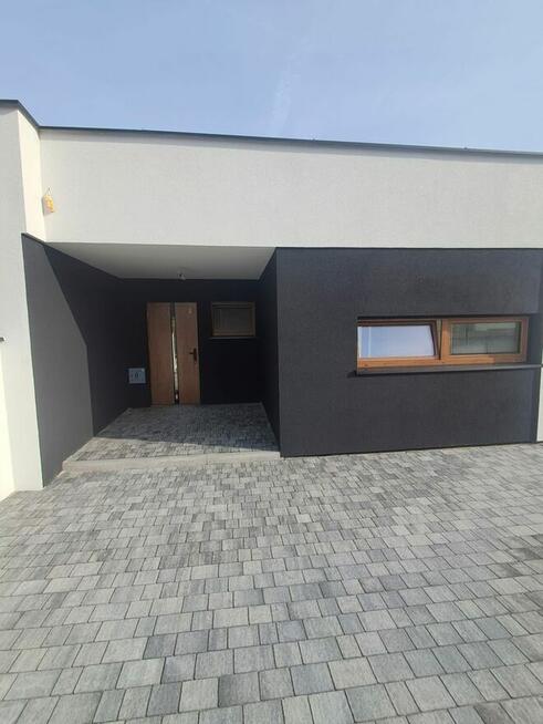 Nowoczesny dom w zabudowie bliźniaczej – 91 m², Chełmce