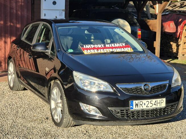 Opel Astra 2010r, 1.4T 140KM. Przebieg 151tyś km,