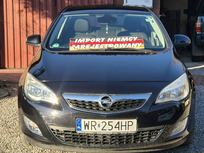 Opel Astra 2010r, 1.4T 140KM. Przebieg 151tyś km,