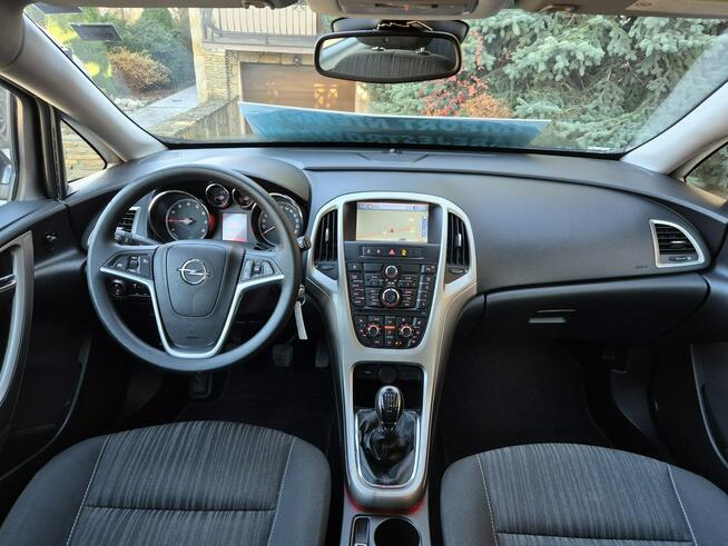 Opel Astra 2010r, 1.4T 140KM. Przebieg 151tyś km,