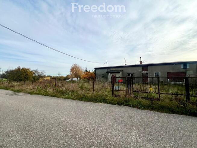 Działka z budynkami w świetnej lokalizacji