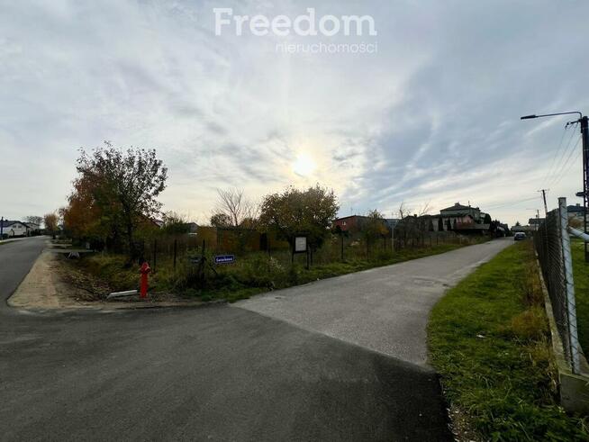 Działka z budynkami w świetnej lokalizacji