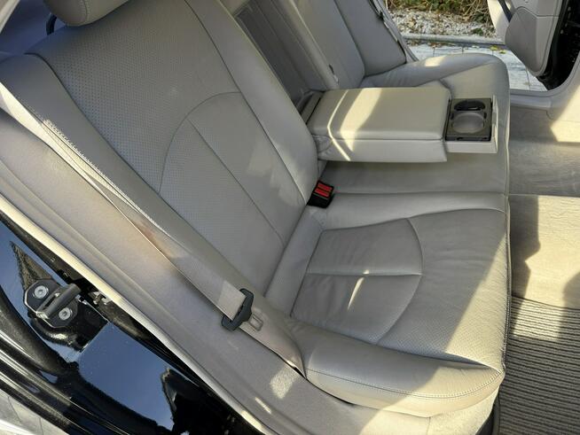 Mercedes E 200 Nowy rozrząd Bardzo zadbana - 100% oryginalny przebieg