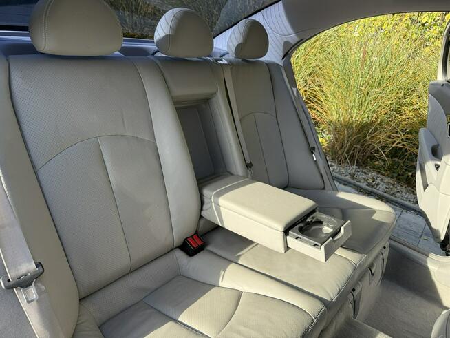 Mercedes E 200 Nowy rozrząd Bardzo zadbana - 100% oryginalny przebieg