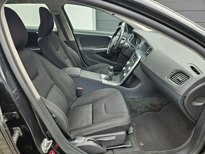 Volvo V60 D2 1.6 115KM manual BEZWYPADEK bardzo zadbany NAVI BDB stan