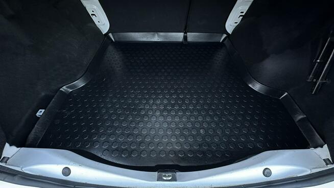 Dacia Logan Benzyna Salon Polska Niski Przebieg Zarejestrowany Ubezpieczony