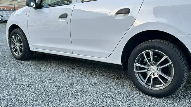 Dacia Logan Benzyna Salon Polska Niski Przebieg Zarejestrowany Ubezpieczony