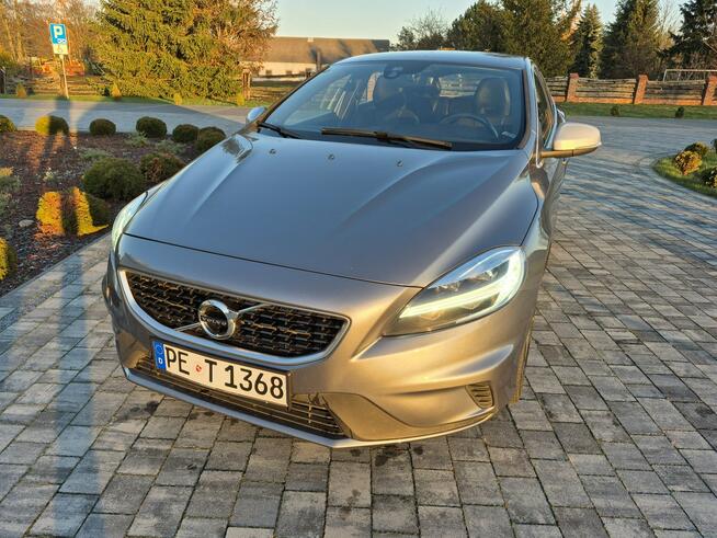 Volvo V40 2.0D2 R-DESIGN navi full led chromy Nowe opony