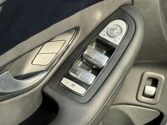 Mercedes C 200 D 136KM Avantgarde/Navi/Alufelgi//Skóry/el.klapa/Parktronic