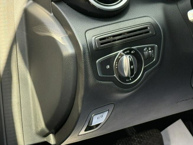 Mercedes C 200 D 136KM Avantgarde/Navi/Alufelgi//Skóry/el.klapa/Parktronic