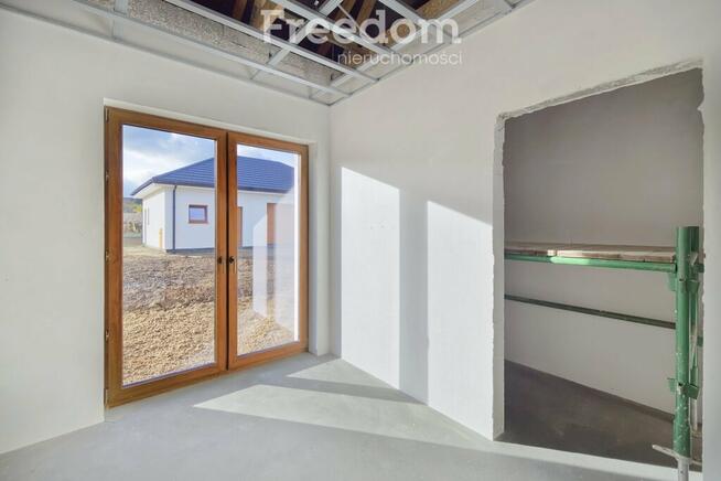 Parterowy dom w stanie deweloperskim