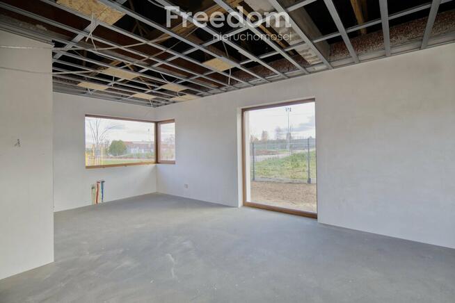 Parterowy dom w stanie deweloperskim