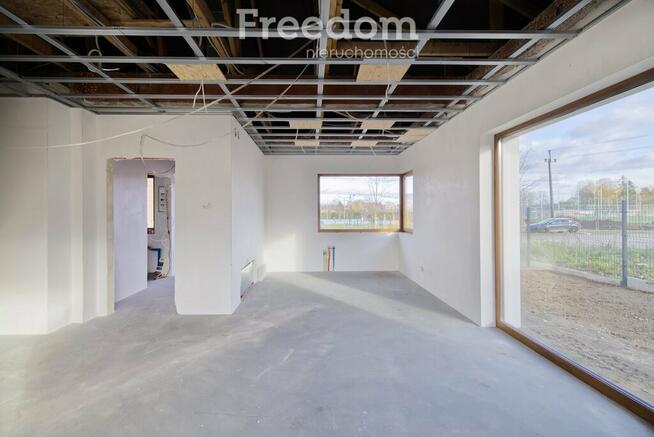 Parterowy dom w stanie deweloperskim