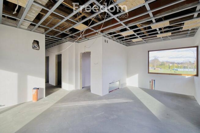 Parterowy dom w stanie deweloperskim