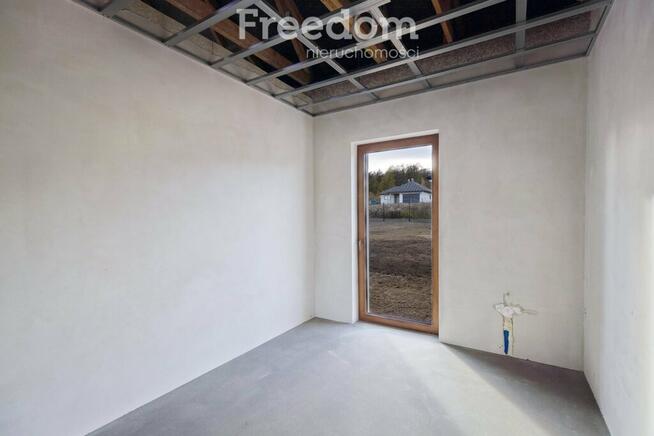 Parterowy dom w stanie deweloperskim