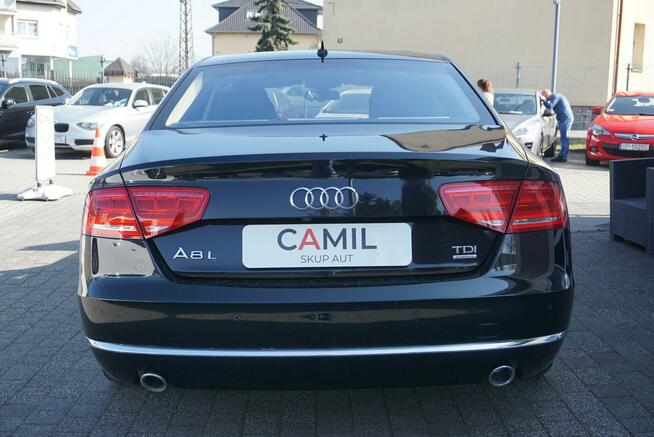 Audi A8 Long w pełnej opcji ociekającej luksusem,
