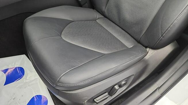 Toyota Camry 2.5 Hybrid Comfort CVT ! Z Polskiego Salonu ! Faktura VAT !