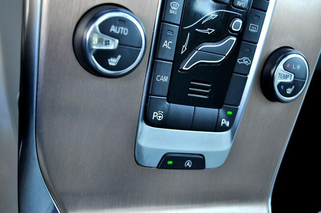 Volvo V40 Cross Country D2 Cross Country Led Skóra Kamera Panorama Navi Parktronik