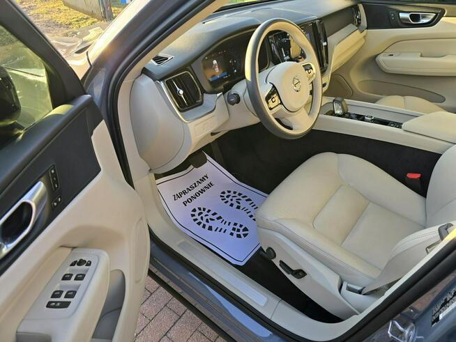 Volvo XC 60 2,0 Hybryda 250 KM z bardzo niskim przebiegiem14 tyś km !!