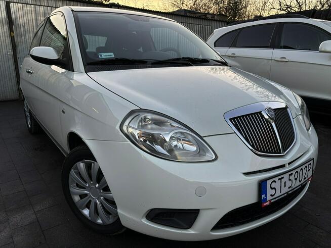 Lancia Ypsilon 1.4 87km CZUJNIKI klima BEZWYPADEK serwis 2010
