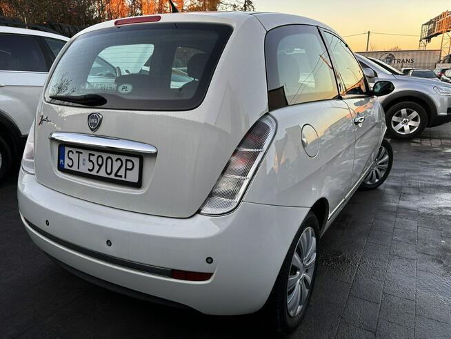 Lancia Ypsilon 1.4 87km CZUJNIKI klima BEZWYPADEK serwis 2010