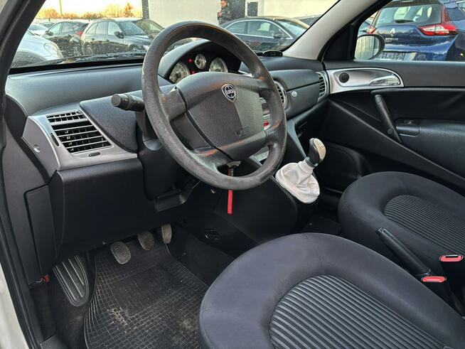 Lancia Ypsilon 1.4 87km CZUJNIKI klima BEZWYPADEK serwis 2010