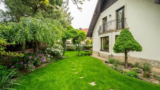 Dom Bibice gm. Zielonki, Kwiaty Polne