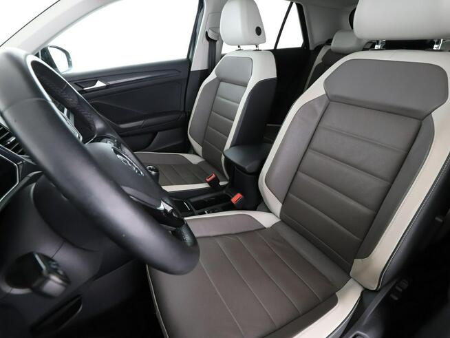 Volkswagen T-Roc Carat skóra panorama virtual navi grzane fotele climatronic ACC