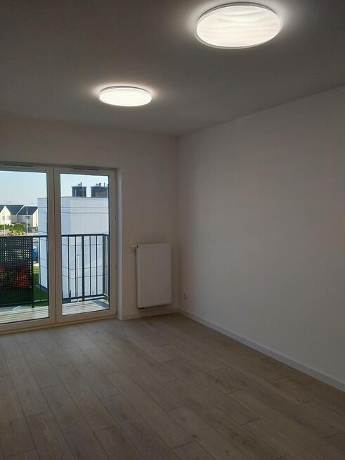 Małe Błonia,2 pokoje,2 piętro,balkon,nowe