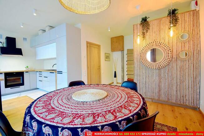 Prestiżowe mieszkanie, wyskoki standard, 2 balkony.