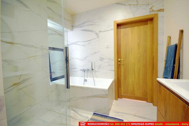 Prestiżowe mieszkanie, wyskoki standard, 2 balkony.